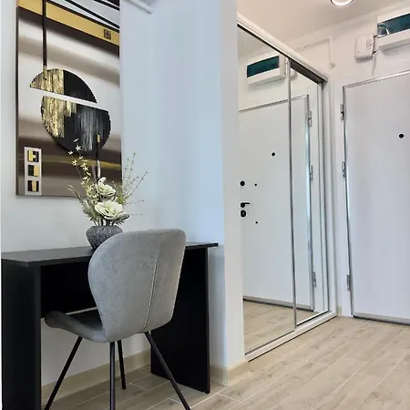 Aqua Vista Infinity & - Lux - Piscina Infinity, Jacuzzi, Sauna, Gym - Privat 4* Năvodari