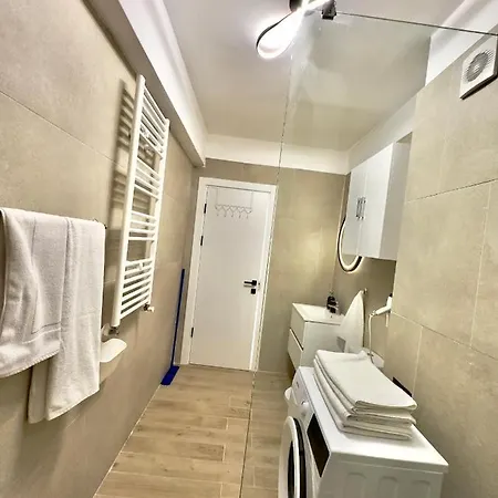 Aqua Vista Infinity & - Lux - Piscina Infinity, Jacuzzi, Sauna, Gym - Privat Năvodari