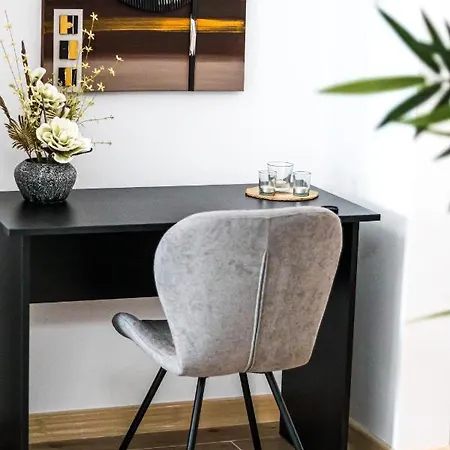 Aqua Vista Infinity & - Lux - Piscina Infinity, Jacuzzi, Sauna, Gym - Privat 4* Năvodari