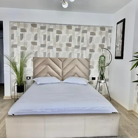 Aqua Vista Infinity & - Lux - Piscina Infinity, Jacuzzi, Sauna, Gym - Privat אתר נופש Năvodari