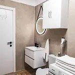Aqua Vista Infinity & - Lux - Piscina Infinity, Jacuzzi, Sauna, Gym - Privat 4*