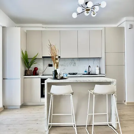 Aqua Vista Infinity Resort & Spa - Studio Lux - Piscina Infinity, Jacuzzi, Sauna, Gym - Privat Resort 4*