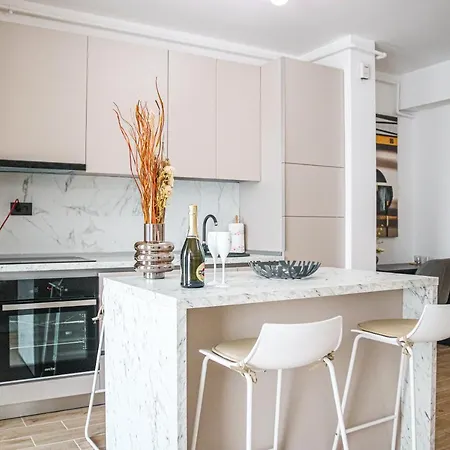 Aqua Vista Infinity Resort & Spa - Studio Lux - Piscina Infinity, Jacuzzi, Sauna, Gym - Privat Năvodari