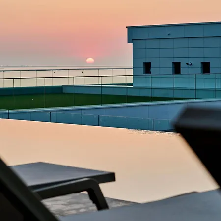 Aqua Vista Infinity Resort & Spa - Studio Lux - Piscina Infinity, Jacuzzi, Sauna, Gym - Privat 4*