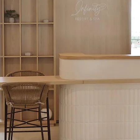 Resort Aqua Vista Infinity Resort & Spa - Studio Lux - Piscina Infinity, Jacuzzi, Sauna, Gym - Privat 4*